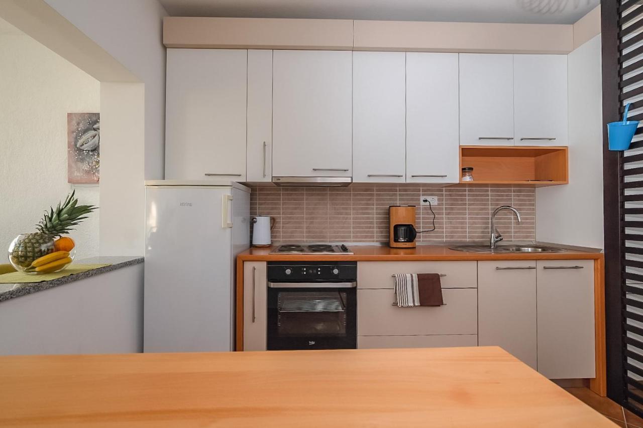 Apartmani Nina Ровин Екстериор снимка