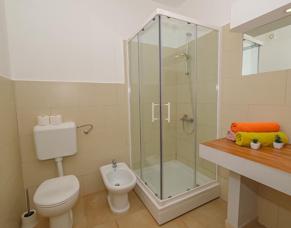 Apartmani Nina Ровин Екстериор снимка